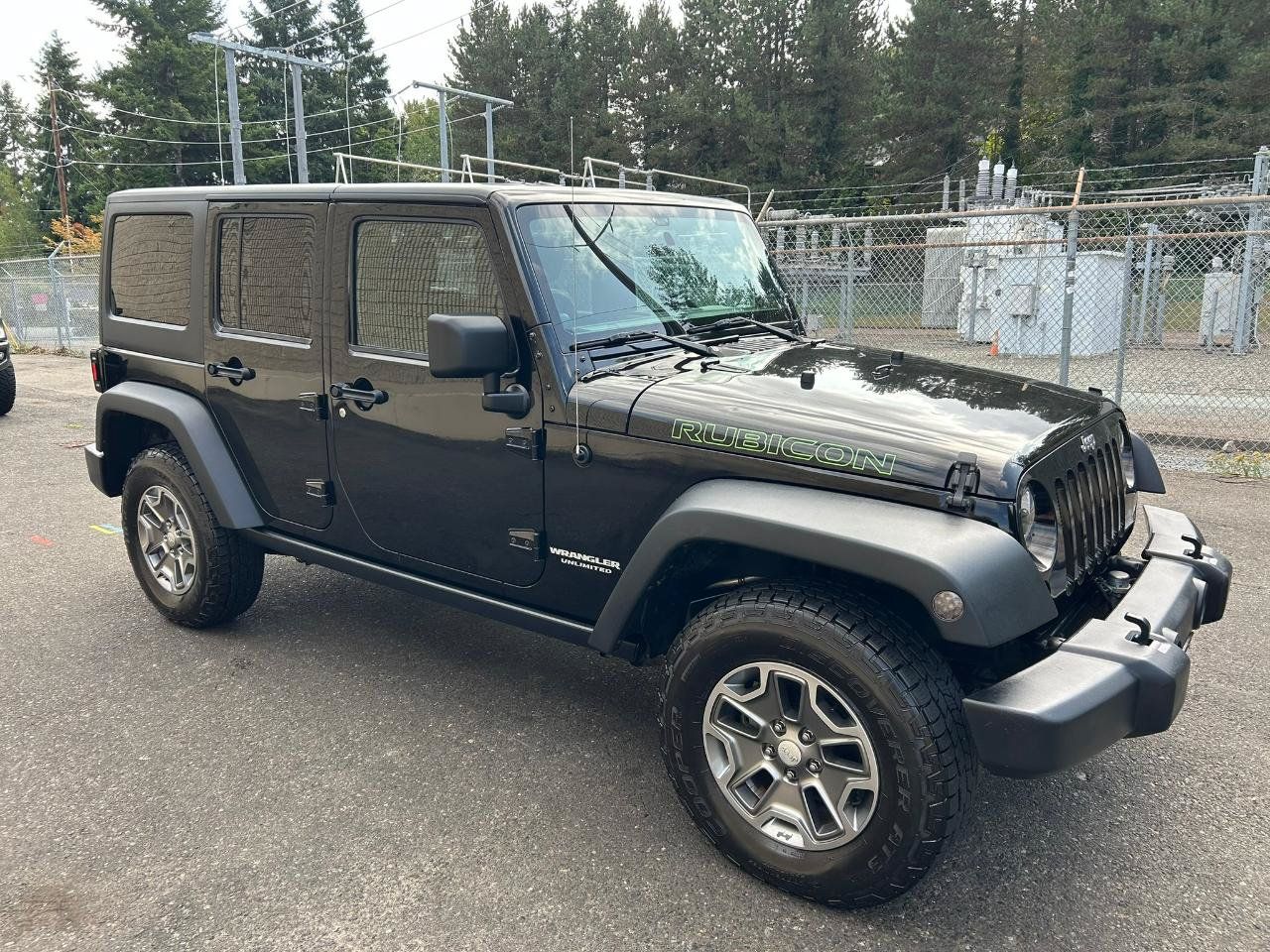 Used 2014 Jeep Wrangler Unlimited Rubicon w/ Connectivity Group AWD/4WD image 3