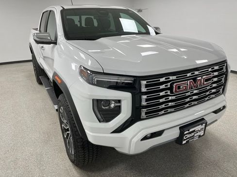 Used 2023 GMC Canyon Denali AWD/4WD image 2