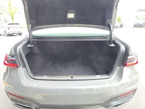Used 2021 BMW 750i xDrive w/ M Sport Package image 37