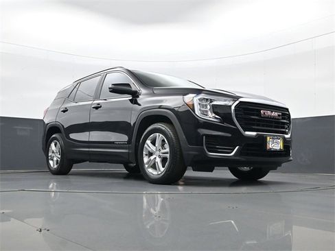Used 2023 GMC Terrain SLE w/ Driver Convenience Package image 23