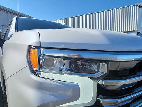 Used 2025 Chevrolet Silverado 1500 High Country w/ Technology Package image 12