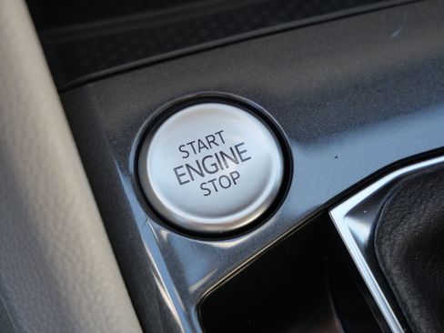 Certified 2024 Volkswagen Tiguan SE image 27