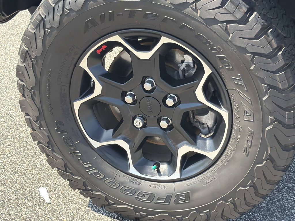 Used 2023 Jeep Wrangler Unlimited Rubicon AWD/4WD image 29