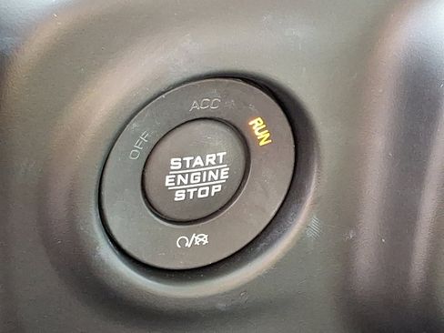 Used 2021 Jeep Wrangler Unlimited Sport image 22