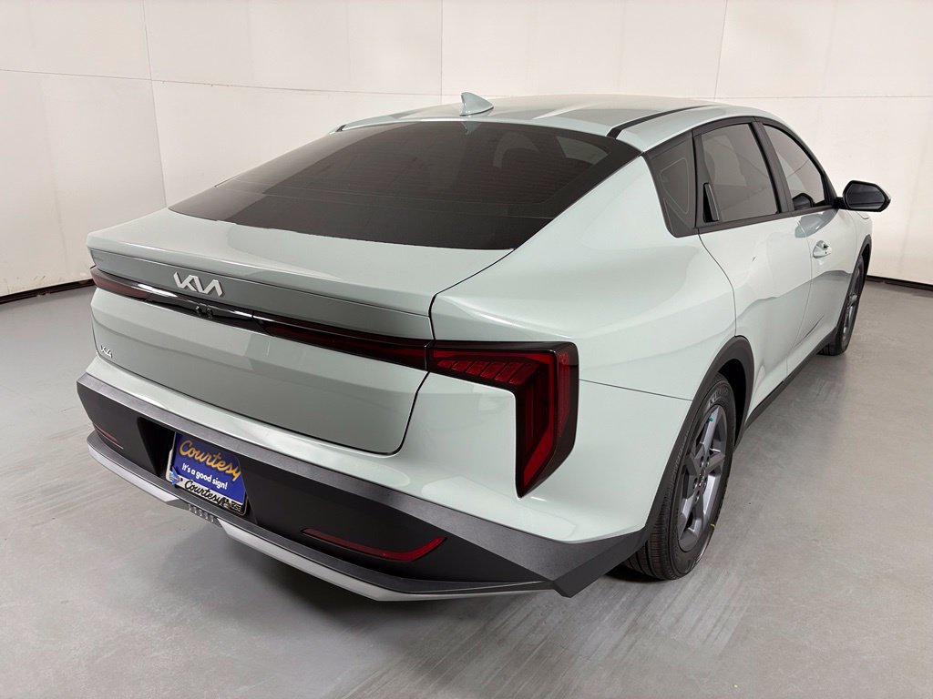 New 2026 Kia K4 FWD image 16