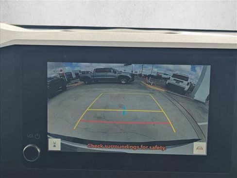 Used 2025 Toyota Tacoma SR image 12