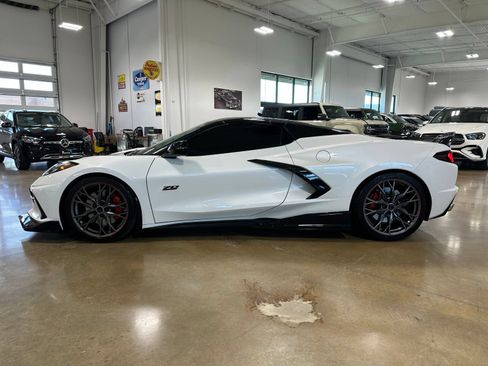 Used 2023 Chevrolet Corvette Stingray Premium Conv w/ Z51 Performance Package RWD image 8