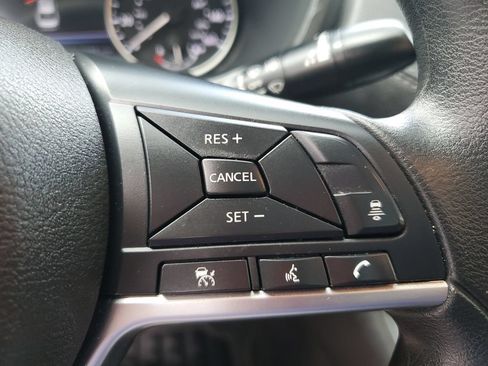 Used 2024 Nissan Sentra SV FWD image 28