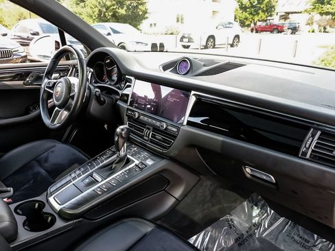 Used 2021 Porsche Macan S AWD/4WD image 10