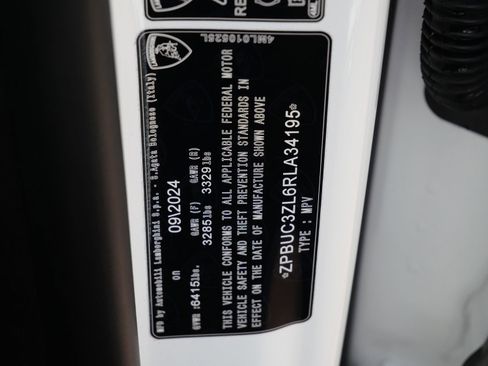 Used 2024 Lamborghini Urus Performante image 43