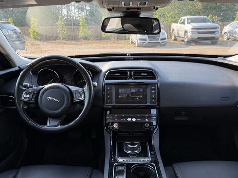 Used 2017 Jaguar XE RWD image 16