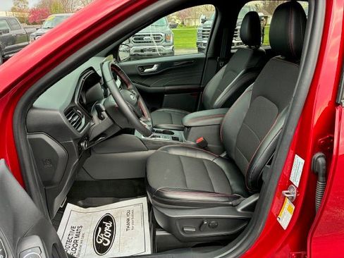 Used 2024 Ford Escape ST-Line w/ Tech Pack #1 AWD/4WD image 11
