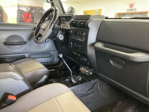 Used 2006 Jeep Wrangler Rubicon image 21