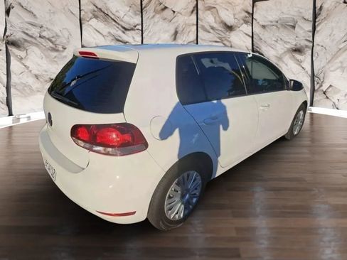Used 2011 Volkswagen Golf 4-Door image 6