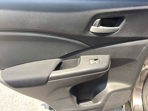 Used 2015 Honda CR-V LX image 33