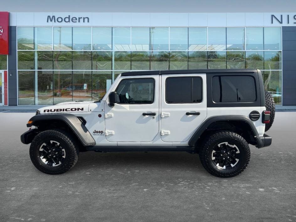 Used 2025 Jeep Wrangler Unlimited Rubicon AWD/4WD image 8