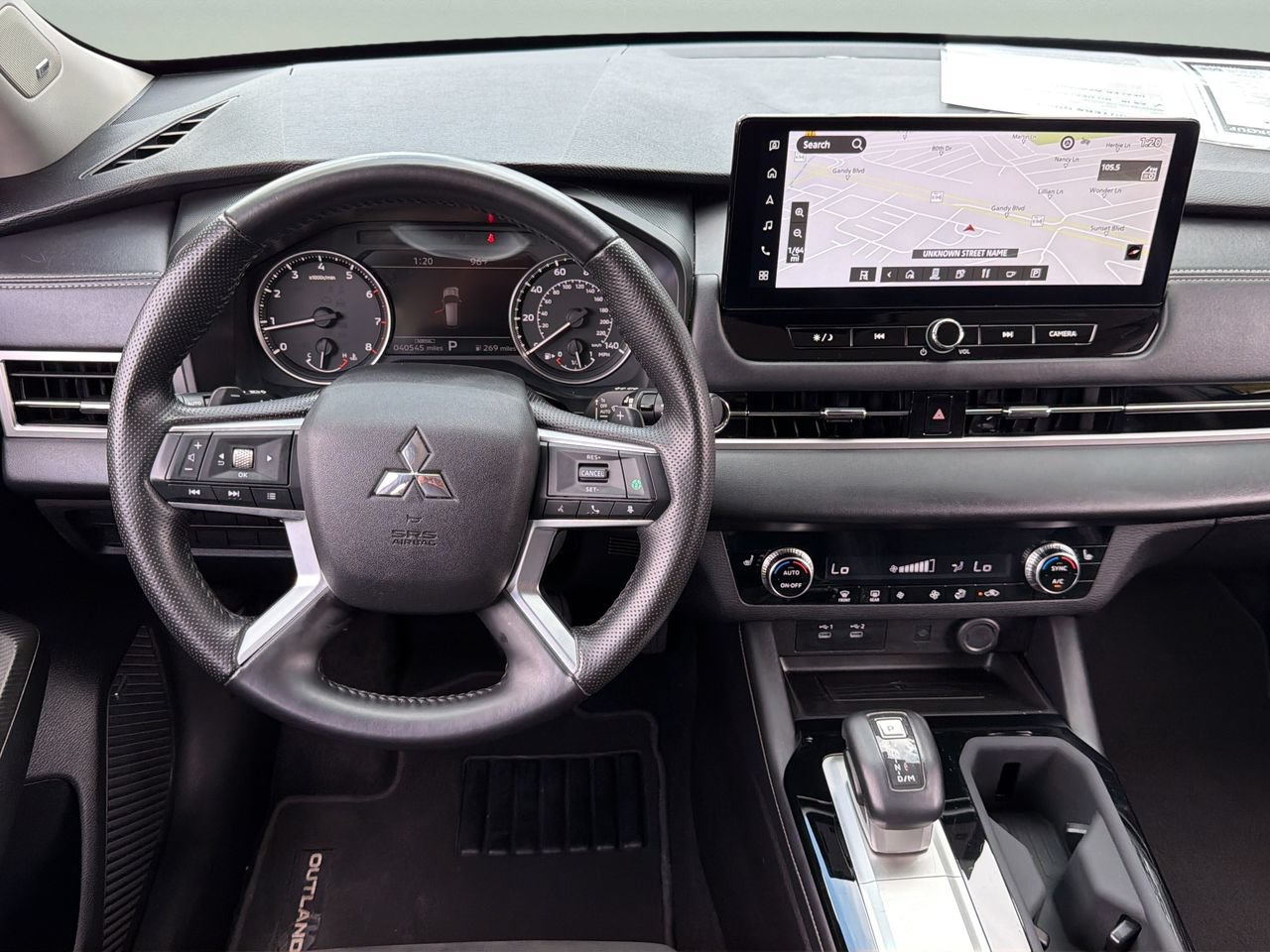 Used 2025 Mitsubishi Outlander SE FWD image 16