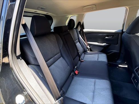 Certified 2026 Nissan Rogue SV FWD image 21