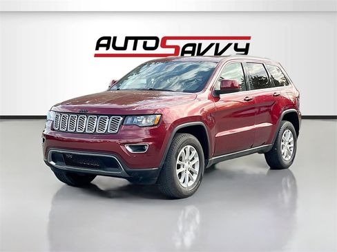 Used 2021 Jeep Grand Cherokee Laredo image 3