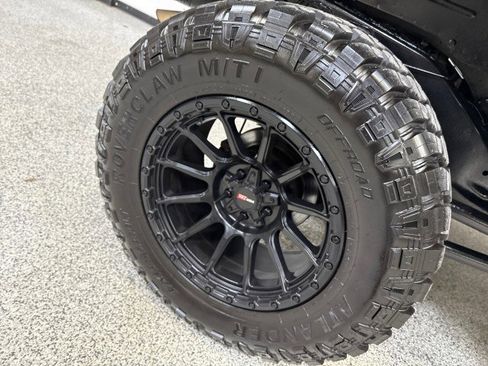 Used 2015 Jeep Wrangler Unlimited Rubicon image 68