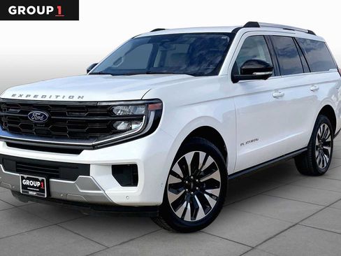 Used 2025 Ford Expedition Platinum w/ Driver's Package AWD/4WD image 1