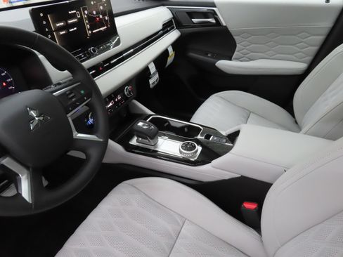 New 2026 Mitsubishi Outlander SEL FWD image 21