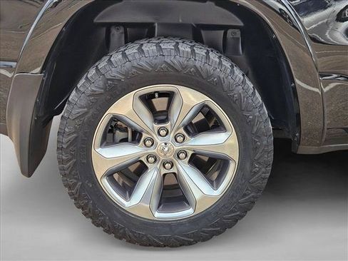 Used 2019 RAM 1500 Limited w/ Advanced Safety Group AWD/4WD image 18
