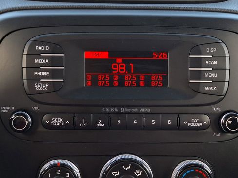 Used 2014 Kia Soul FWD image 19