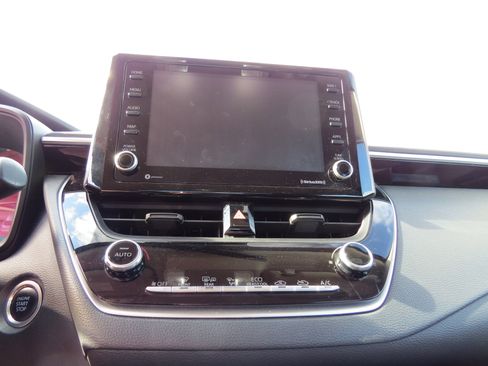 Used 2022 Toyota Corolla LE w/ LE Convenience Package image 21