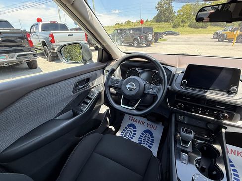 Used 2023 Nissan Rogue S AWD/4WD image 17