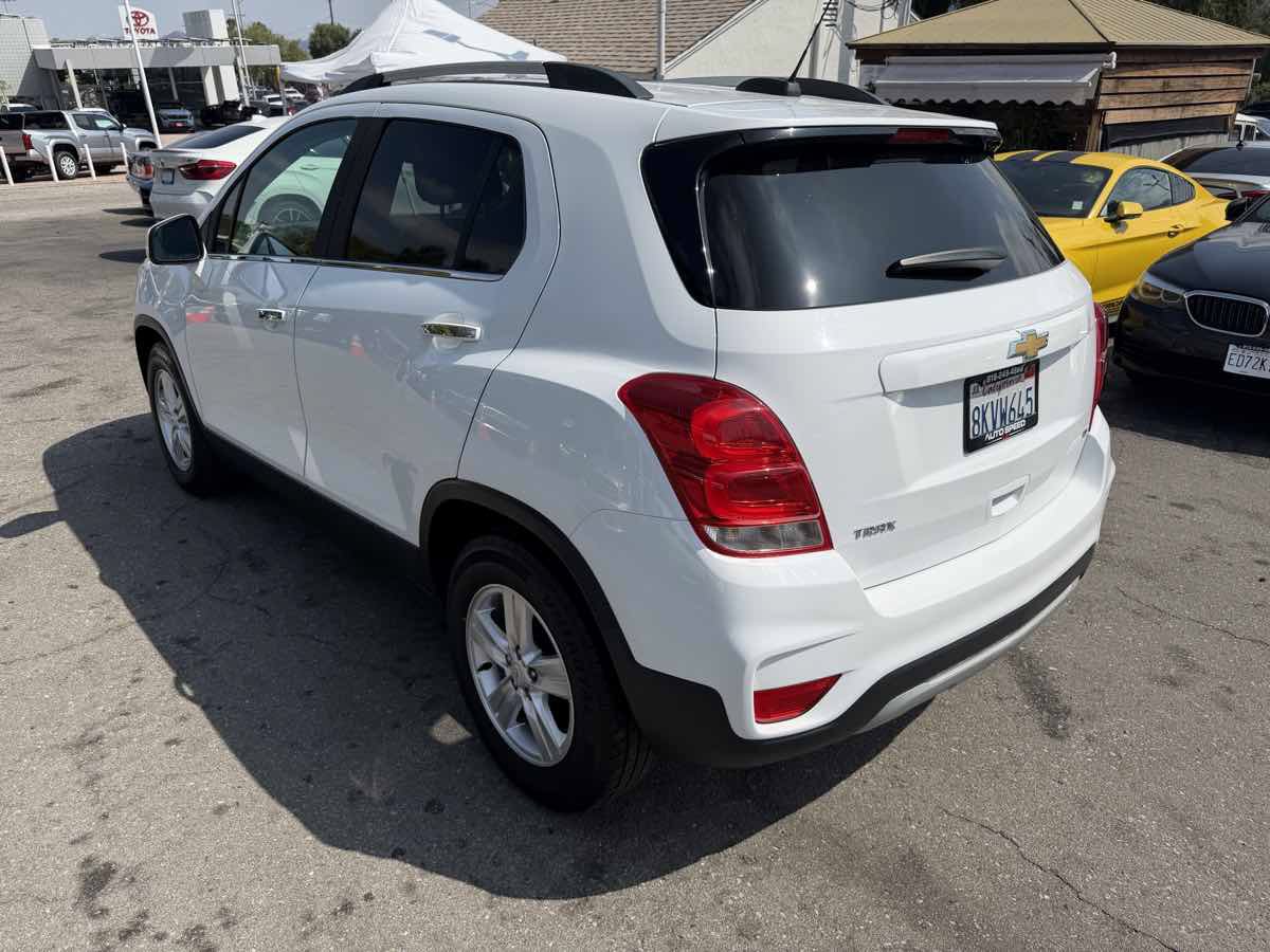 Used 2019 Chevrolet Trax LT w/ LT Convenience Package FWD image 6