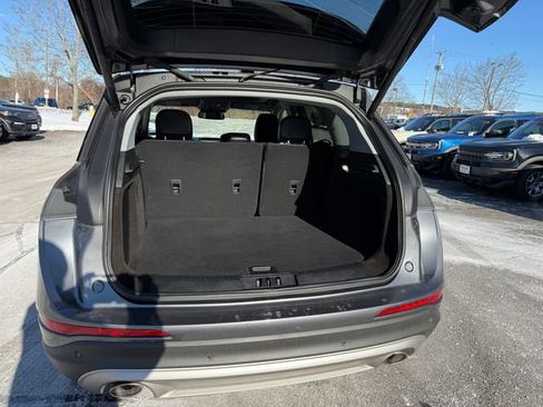 Used 2021 Lincoln Corsair AWD w/ Premium Package image 11