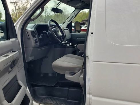 Used 2014 Ford E-150 and Econoline 150 Extended w/ Interior Upgrade Package RWD image 15