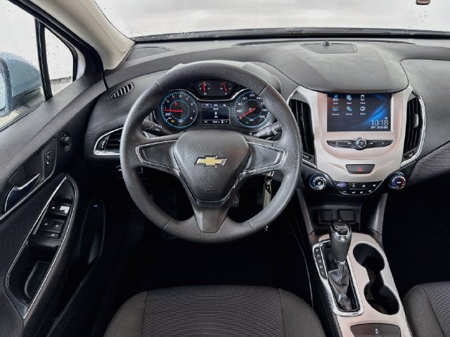 Used 2017 Chevrolet Cruze LS FWD image 22