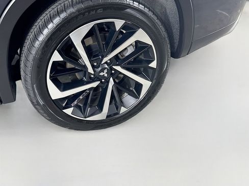 Used 2024 Mitsubishi Outlander SE image 30