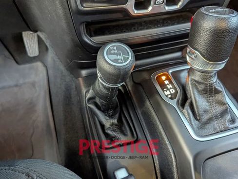 Used 2023 Jeep Gladiator Sport image 25