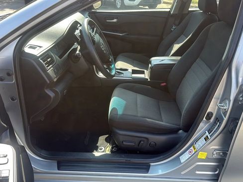 Used 2015 Toyota Camry LE image 10