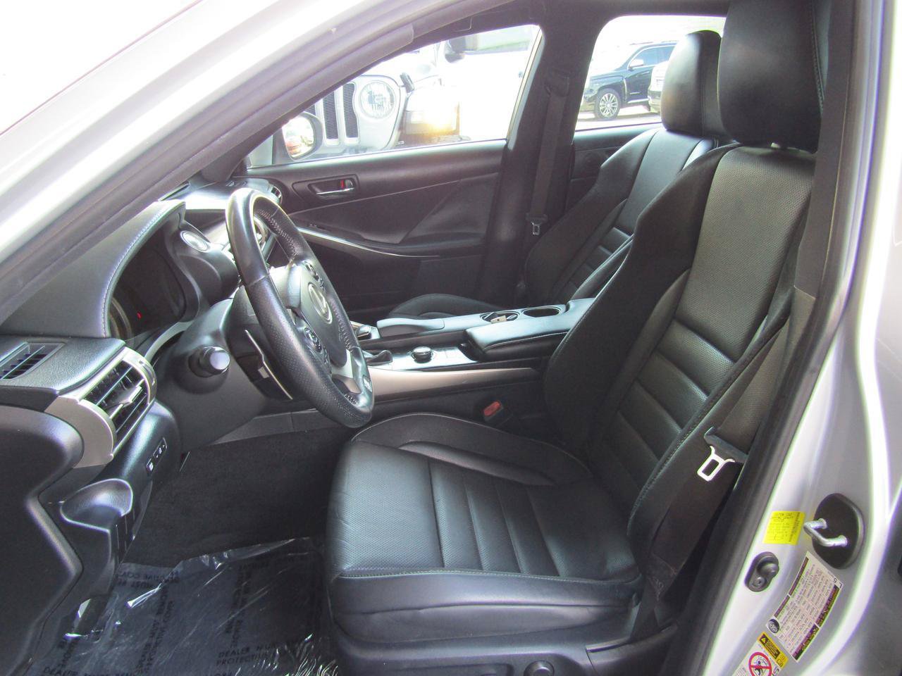Used 2014 Lexus IS 250 RWD image 9