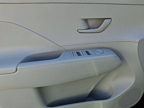 Certified 2025 Hyundai Kona SEL image 12