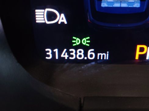 Used 2025 Ford Explorer Active image 2