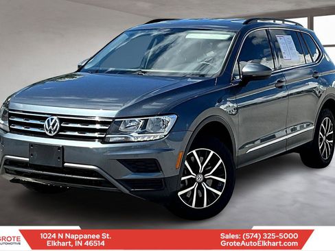 Used 2021 Volkswagen Tiguan SE image 1