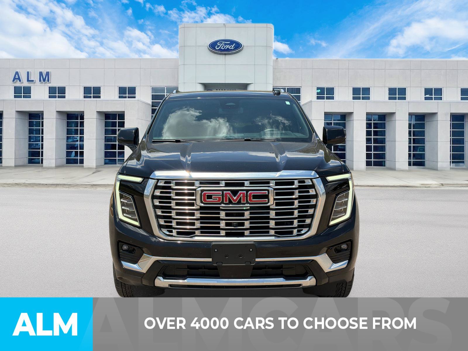 Used 2025 GMC Yukon Denali AWD/4WD image 2