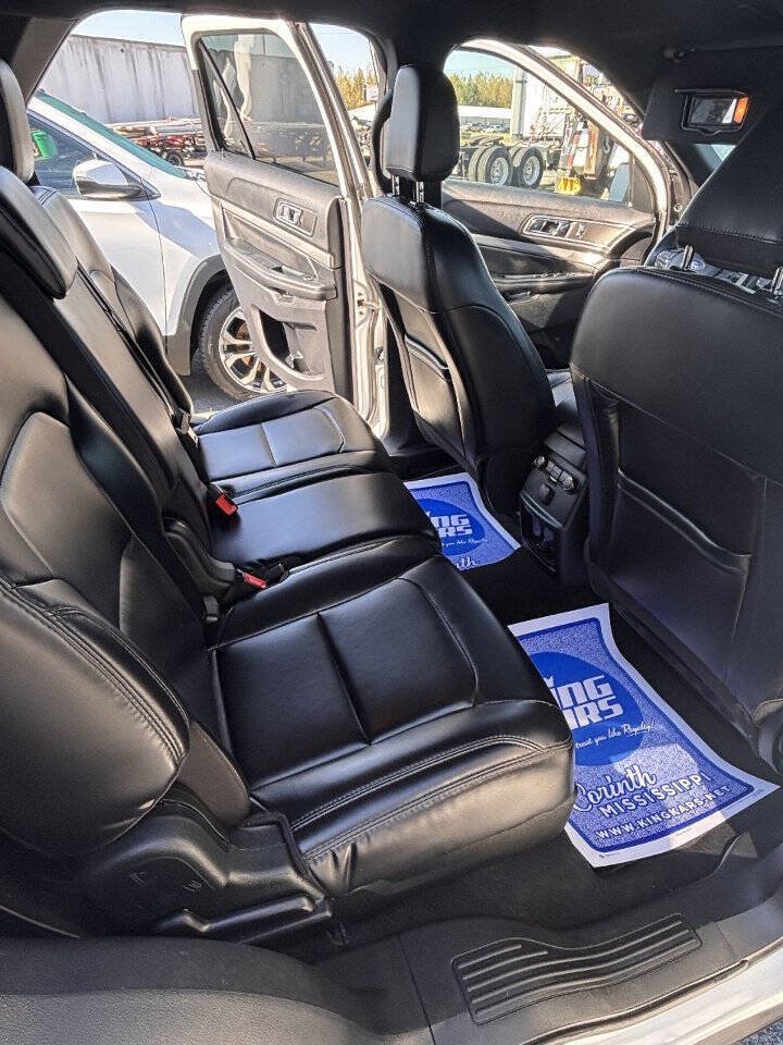 Used 2019 Ford Explorer XLT w/ Equipment Group 202A FWD image 18
