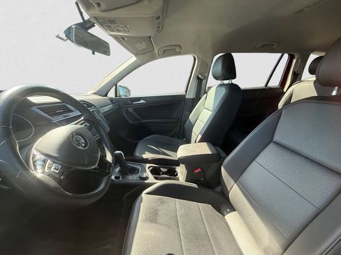 Used 2020 Volkswagen Tiguan SE image 6