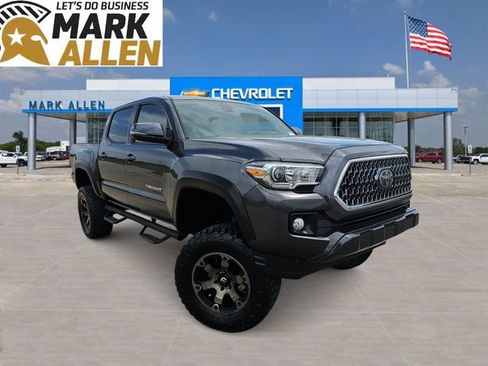 Used 2019 Toyota Tacoma TRD Off-Road AWD/4WD image 1