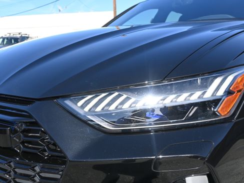Used 2021 Audi RS 6 AWD/4WD image 15