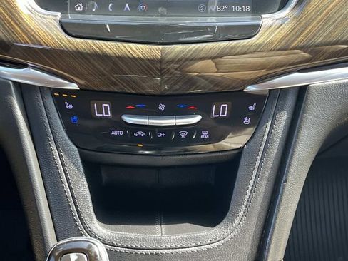 Used 2020 Cadillac XT6 Premium Luxury w/ Platinum Package AWD/4WD image 13