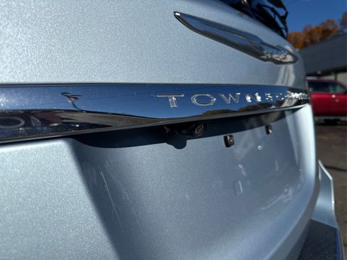 Used 2012 Chrysler Town & Country Touring-L w/ Driver Convenience Group image 15