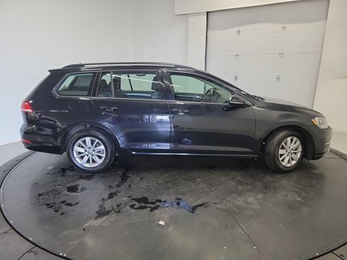 Used 2019 Volkswagen Golf S FWD image 11