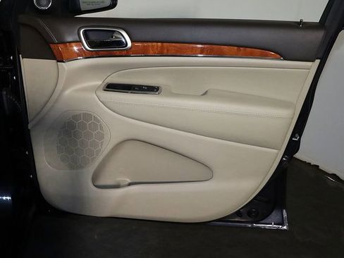 Used 2012 Jeep Grand Cherokee Overland image 33